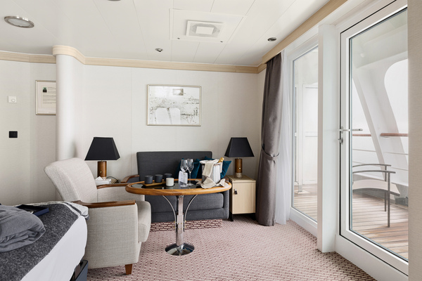 HX Hurtigruten Expeditions MS Fram Expedition Suite Grand Suite 13 ©Espen Mills.jpg